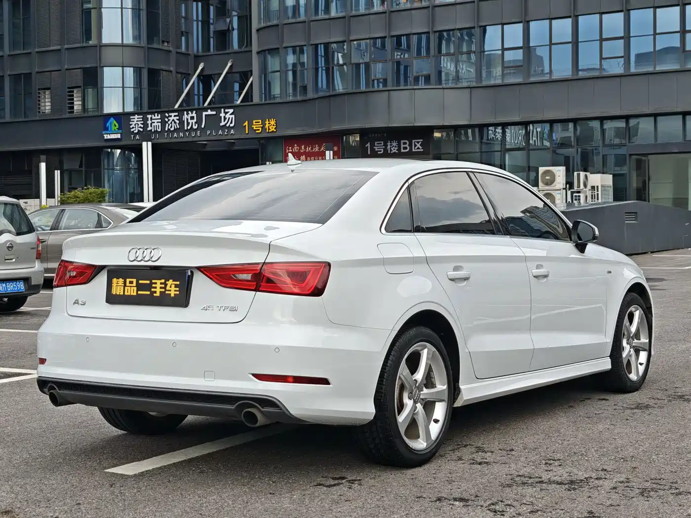 Audi A3 (Import) 2016 2015 Limousine 45 TFSI S line Luxury