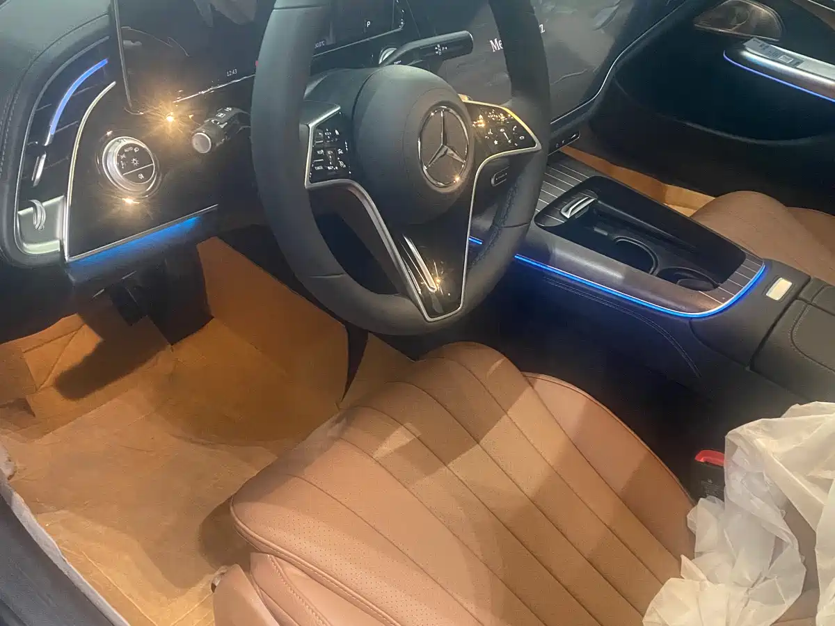 Mercedes-Benz E-Class 2026 E 300 L Luxury фото 4
