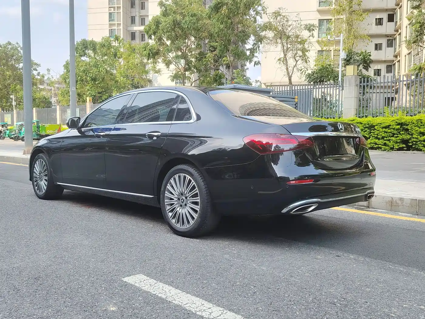 Mercedes-Benz E-Class 2021 E 300 L Fashion фото 7