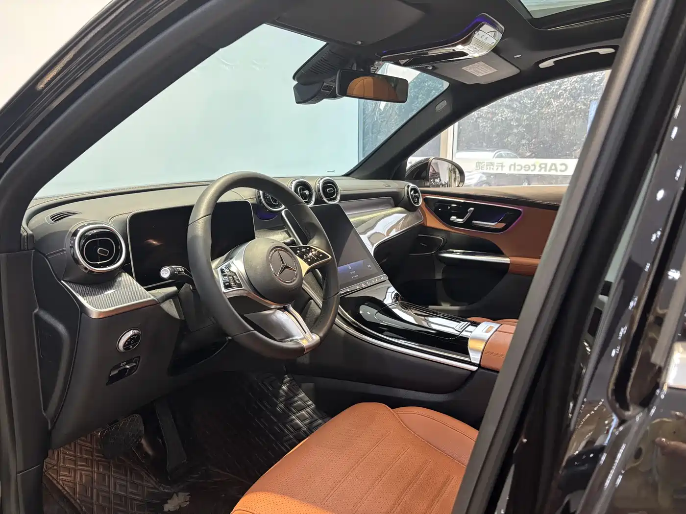 Mercedes-Benz GLC 2024 GLC 260 L 4MATIC Dynamic 5-seater фото 13