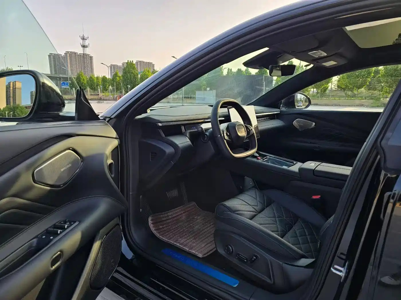 Lynk & Co 10 EM-P 2025 Facelift 240 AWD Ultra фото 6