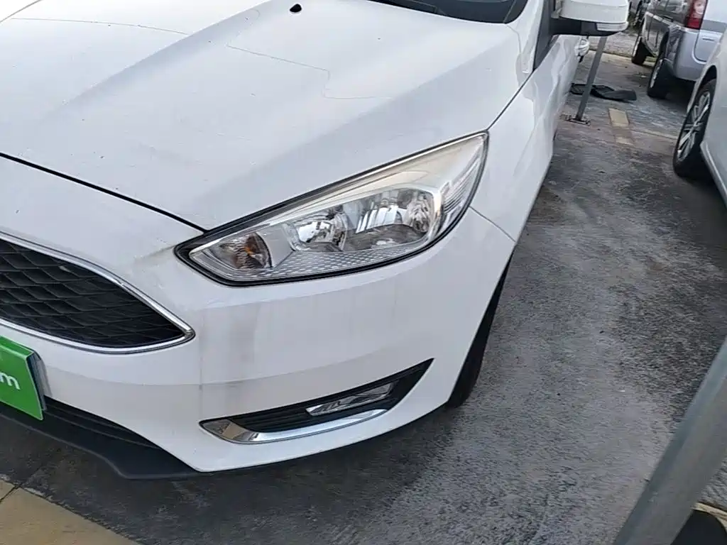 Фото 24 - Ford Focus