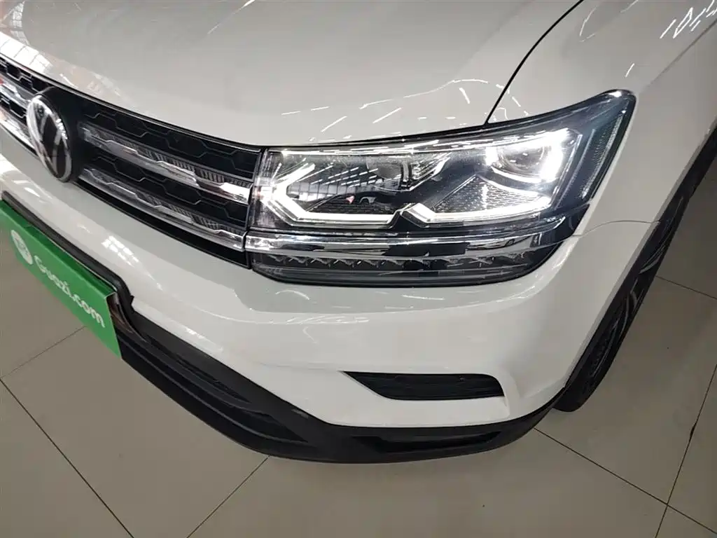VOLKSWAGEN TUYUE