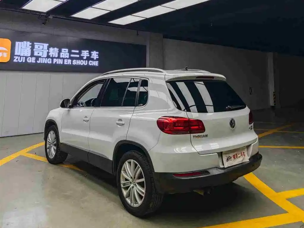 Volkswagen Tiguan 2015 2.0TSI Comfort Edition фото 9
