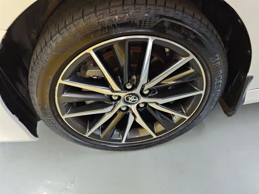 Toyota Camry 2021 2.5G Luxury Edition фото 23