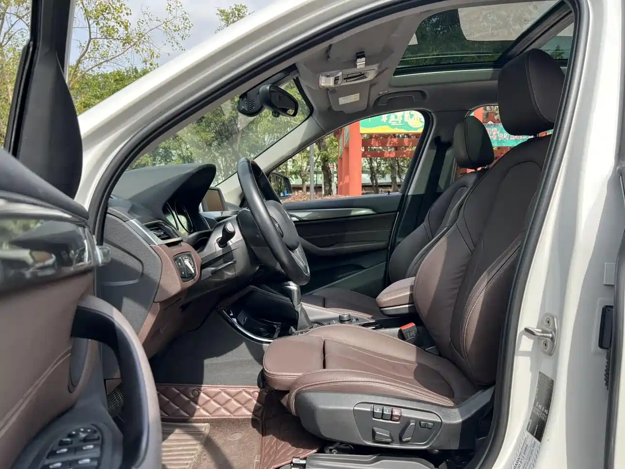 BMW X1 2019 sDrive18Li Premium Model фото 10