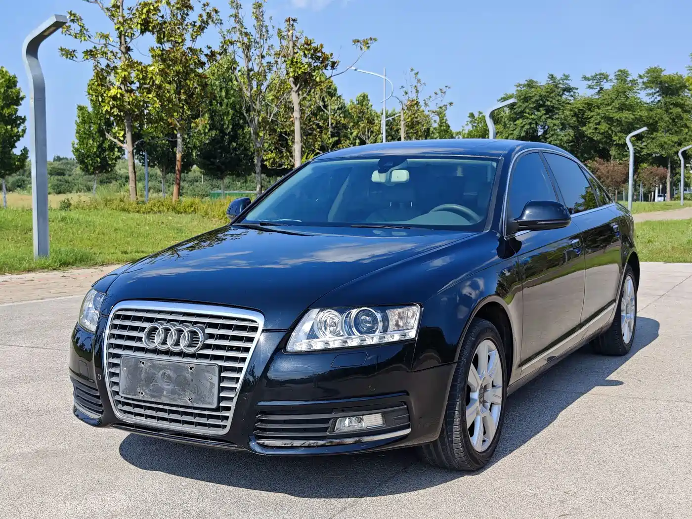 Фото 1 - Audi A6L