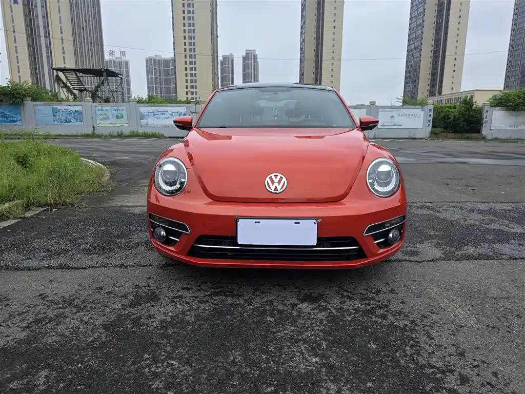 Volkswagen Beetle 2018 180TSI Joy Orange Edition фото 3