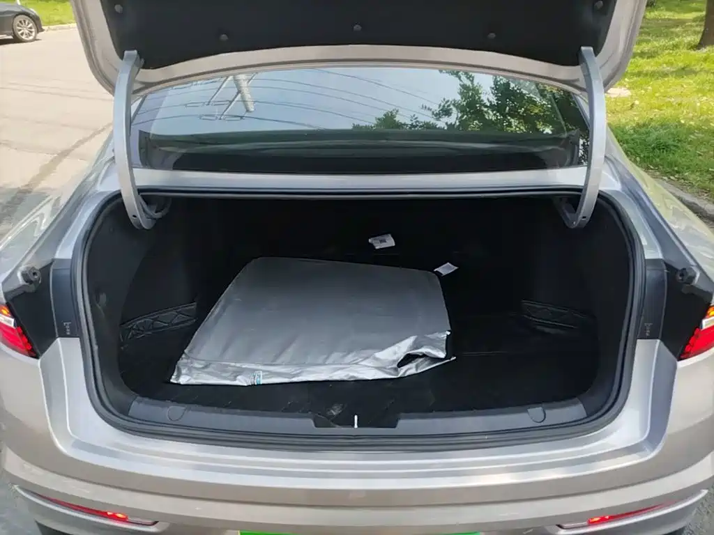 صورة 15 - Geely Preface