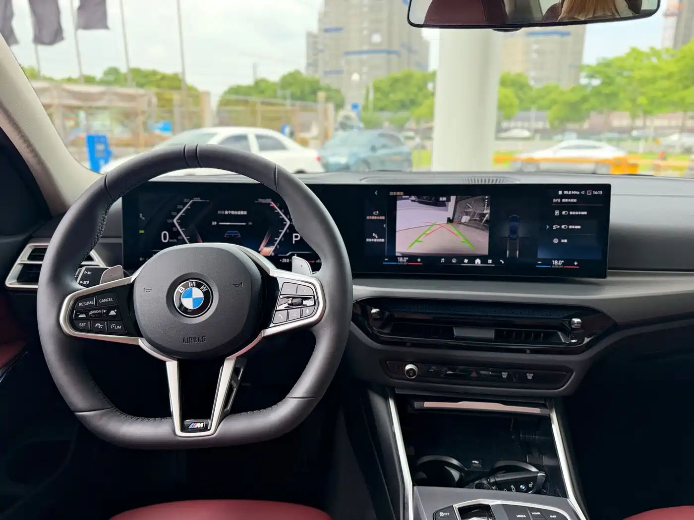 BMW 3 Series 2025 325i M Sport Package фото 11