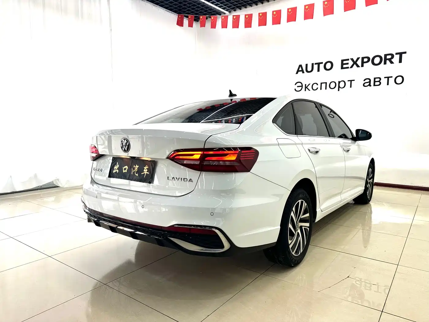 Volkswagen Lavida 2023 Facelift 1.5L Automatic 5 Million Edition фото 4