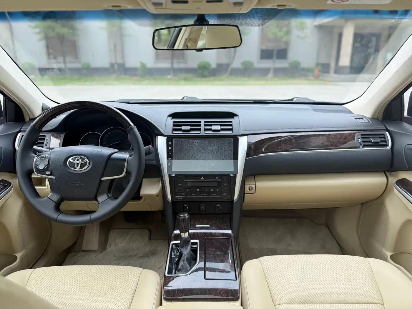 Toyota Camry 2016 2.0G 10th Anniversary Leading Edition фото 9