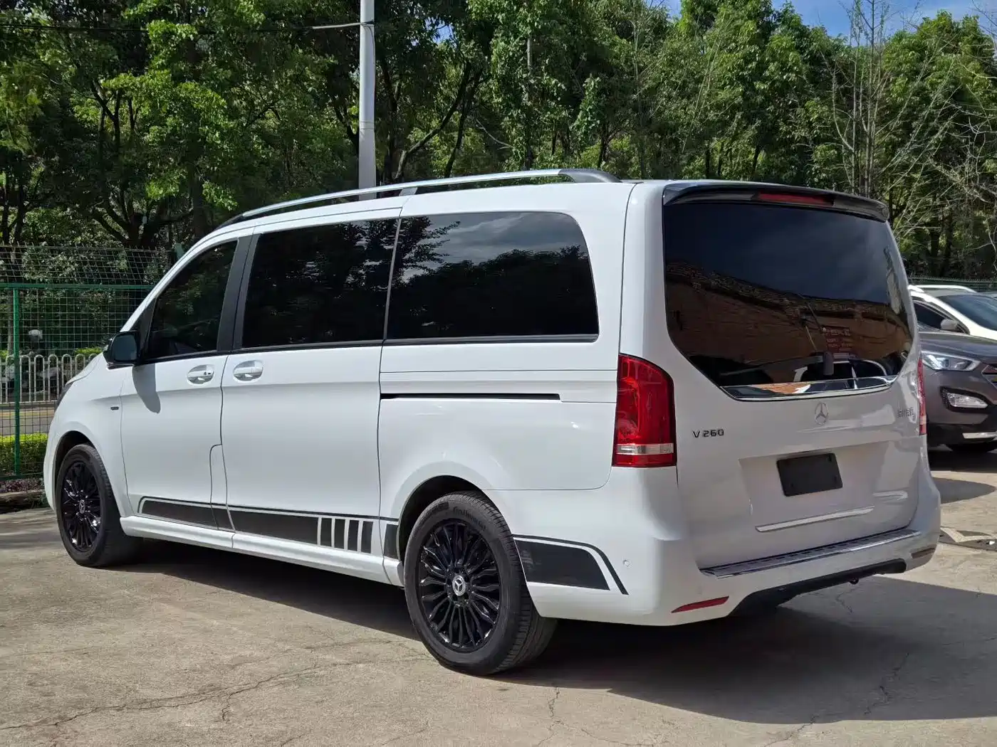 Mercedes-Benz V-Class 2018 V 260 AMG Sport Edition China V фото 9