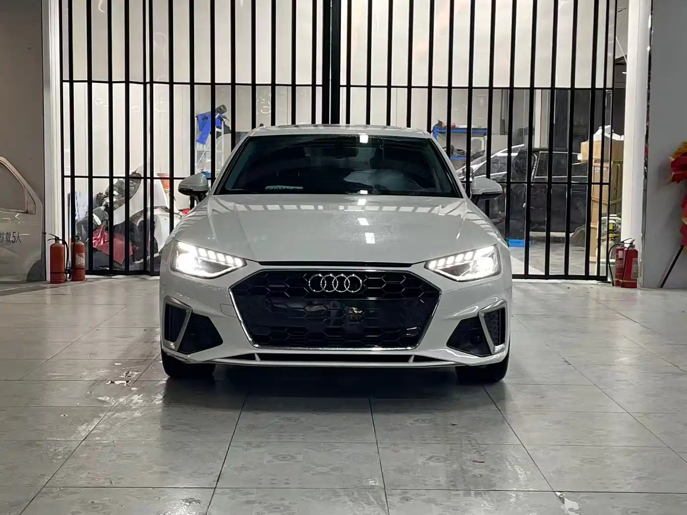 Фото 2 - Audi A4L