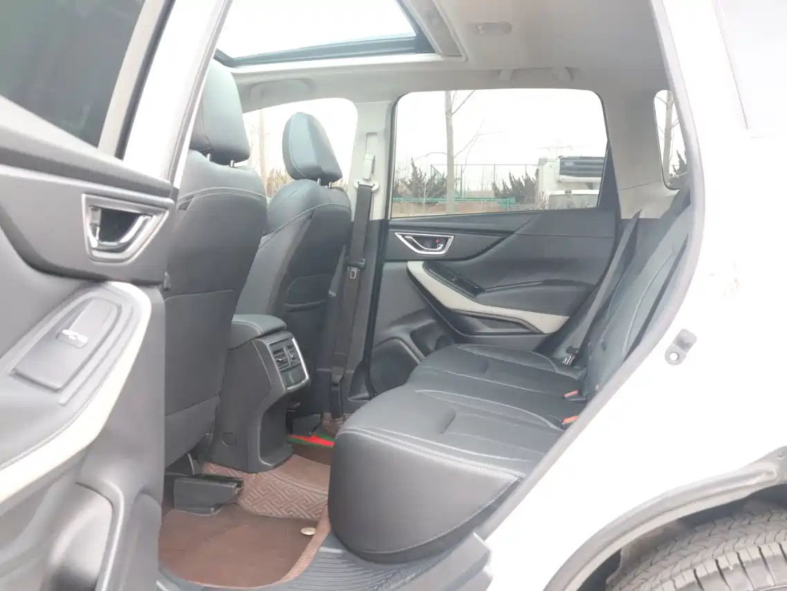 Subaru Forester 2022 2.0i AWD Luxury Edition with EyeSight фото 9