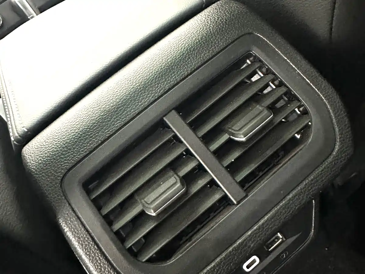 Volkswagen Lavida 2023 Facelift 1.5L Automatic 5 Million Edition фото 13