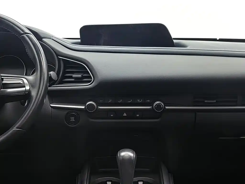 Фото 12 - Mazda CX-30