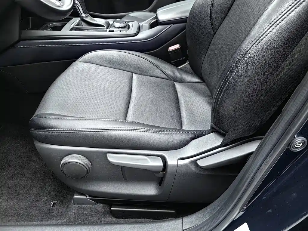 Фото 20 - Mazda CX-30