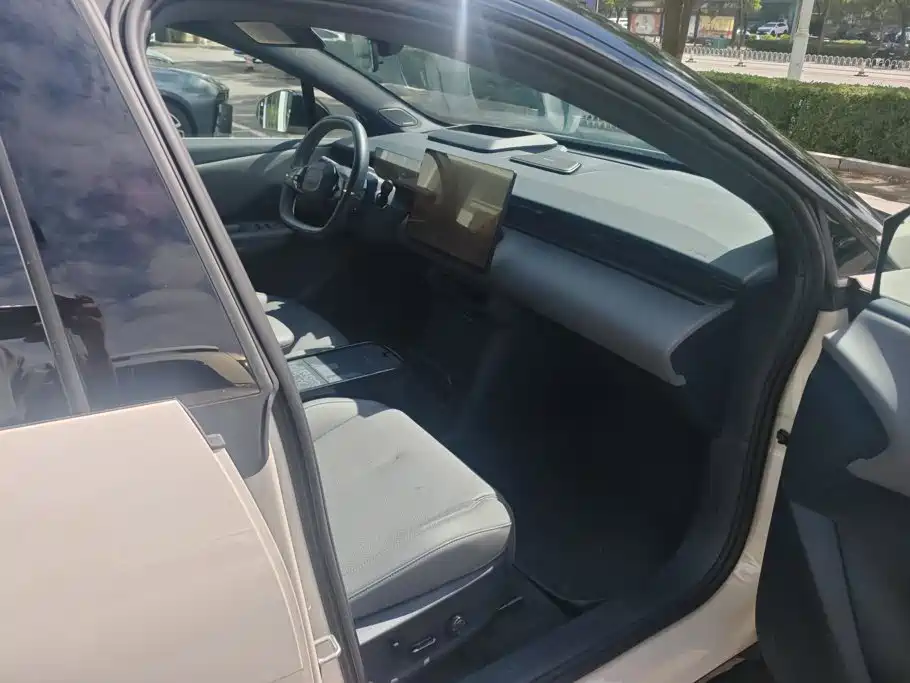Lynk & Co Z20 2026 2025 530km RWD Max