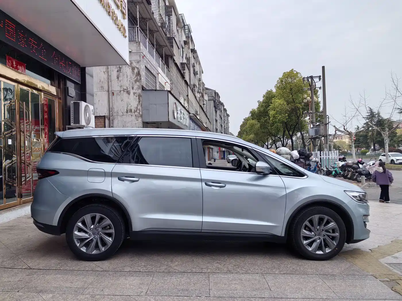 GEELY AUTOMOBILE JIAJIE