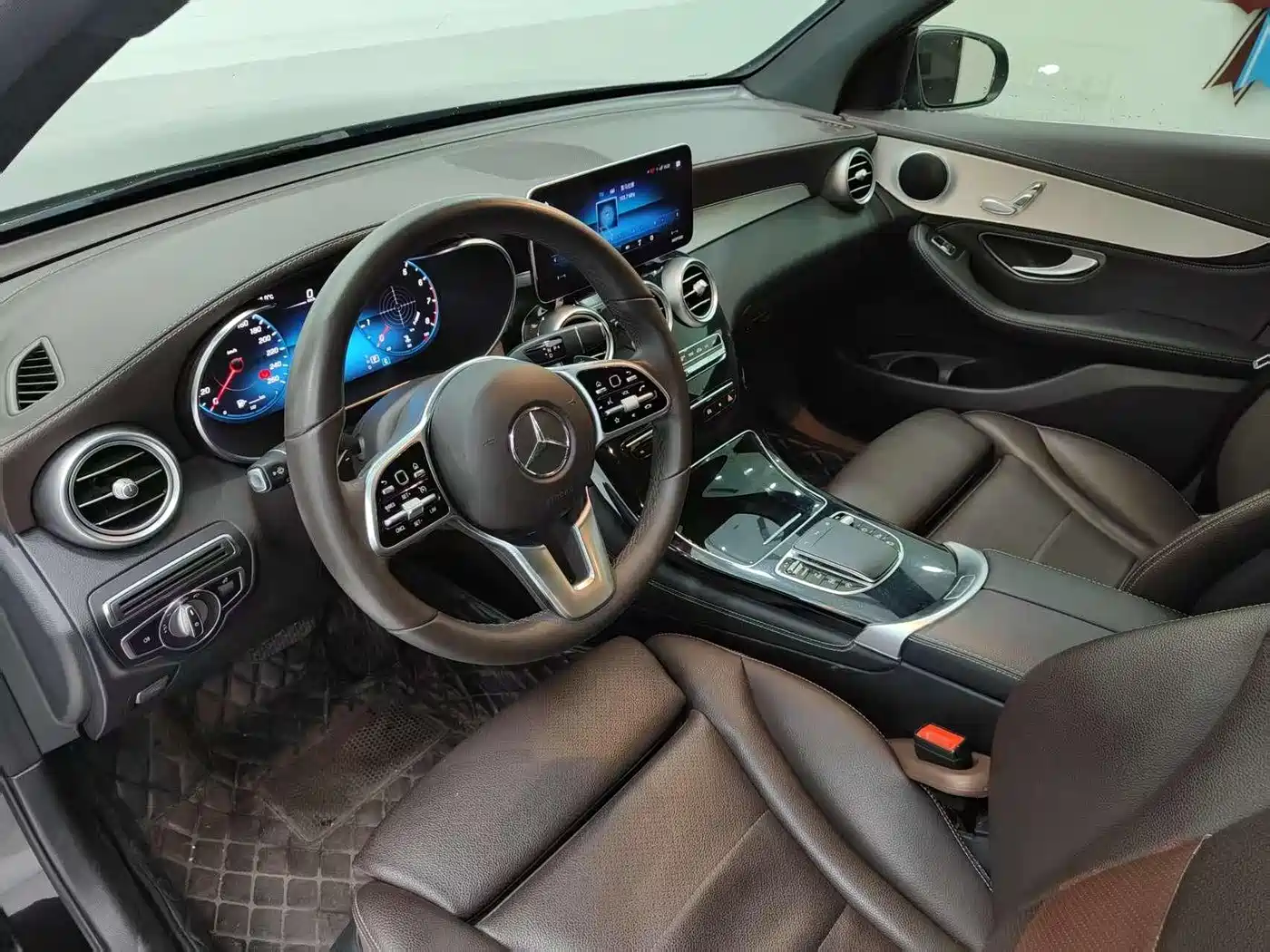 Mercedes-Benz GLC 2020 Facelift GLC 260 L 4MATIC Dynamic фото 5