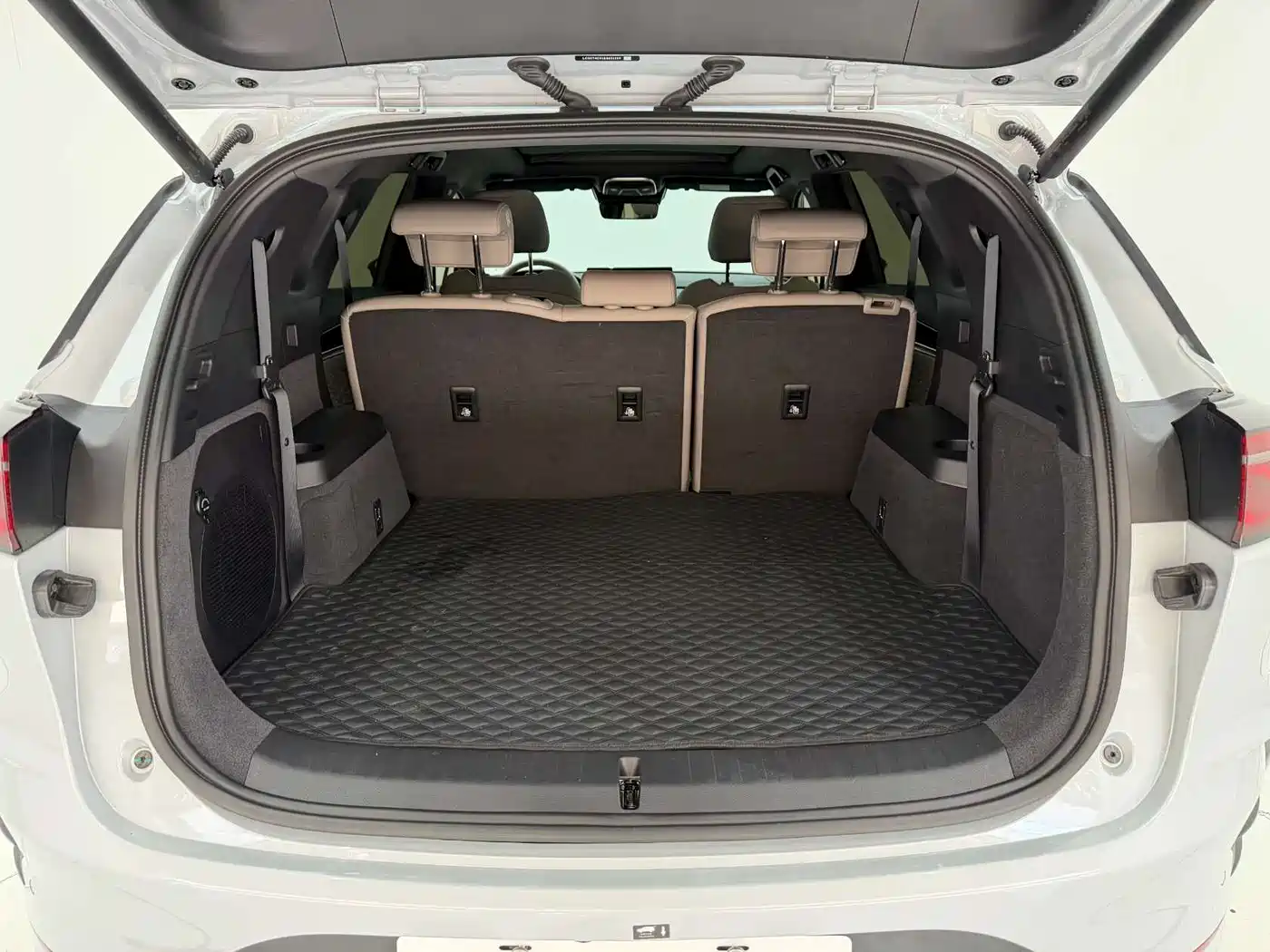 BYD Tang New Energy 2025 DM-i 115KM Prestige Type фото 11