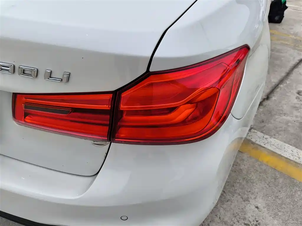 BMW 5 Series 2018 530Li Premium M Sport Package фото 24