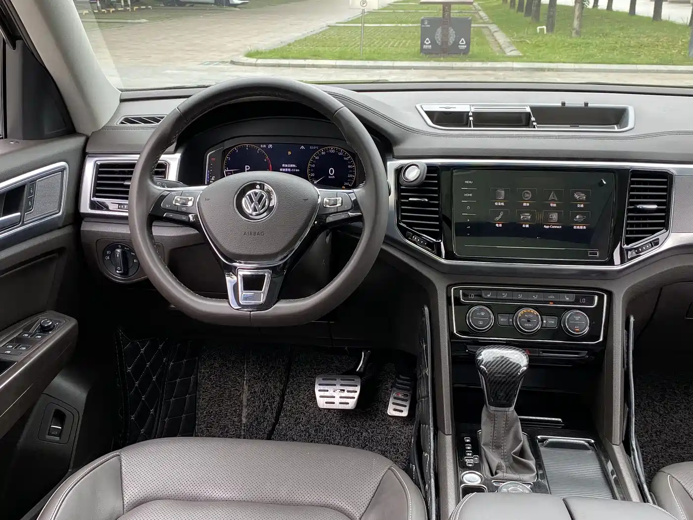 Volkswagen Teramont 2019 380TSI 4WD Luxury Edition China VI фото 12