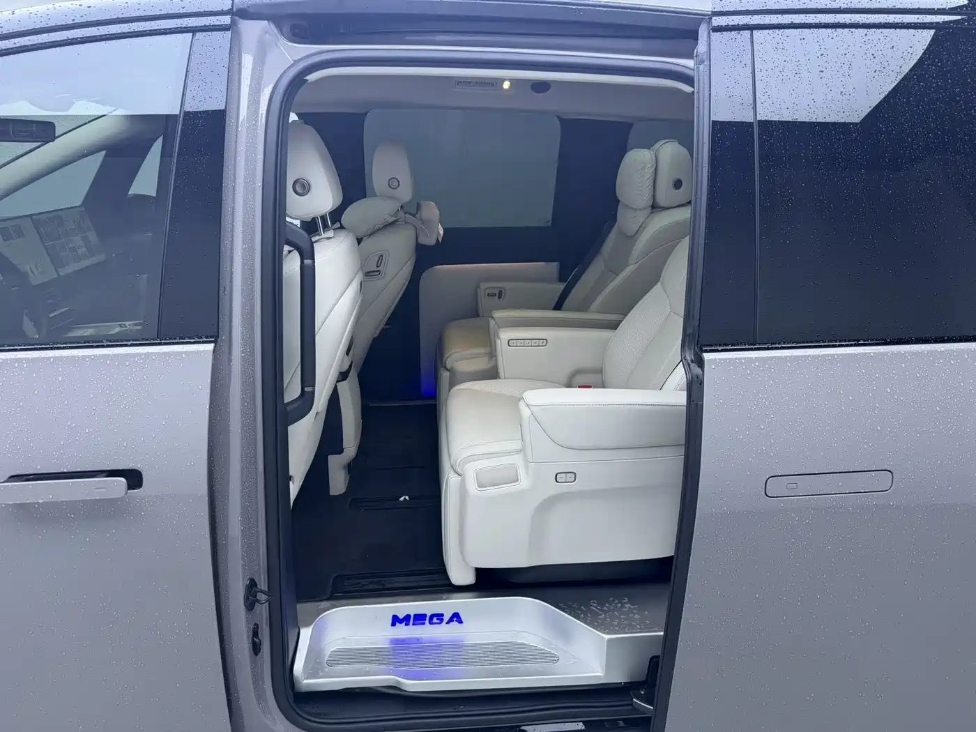 Li Auto MEGA 2025 2025 Model Home Family Special Edition