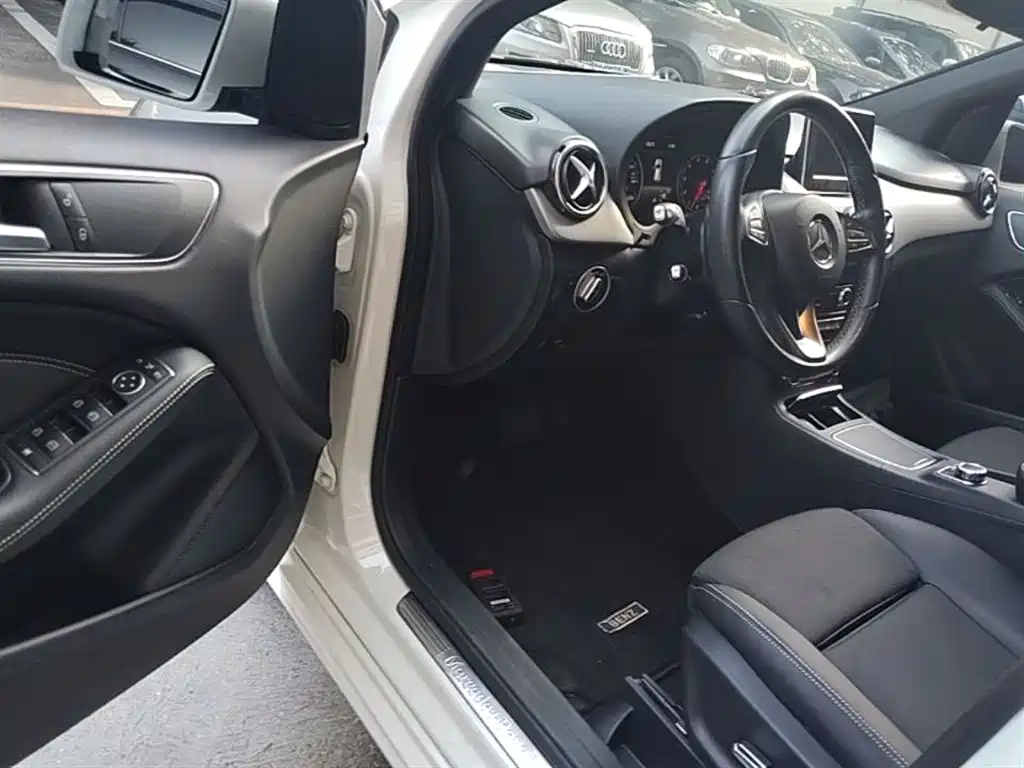 Mercedes-Benz B-Class 2015 B 200 Dynamic фото 16