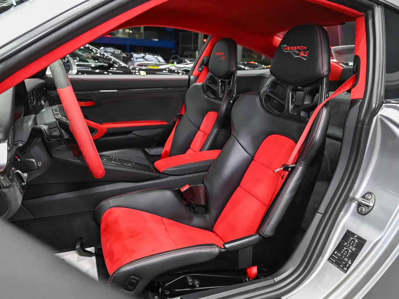 Porsche 911 2018 GT2 RS 3.8T фото 21