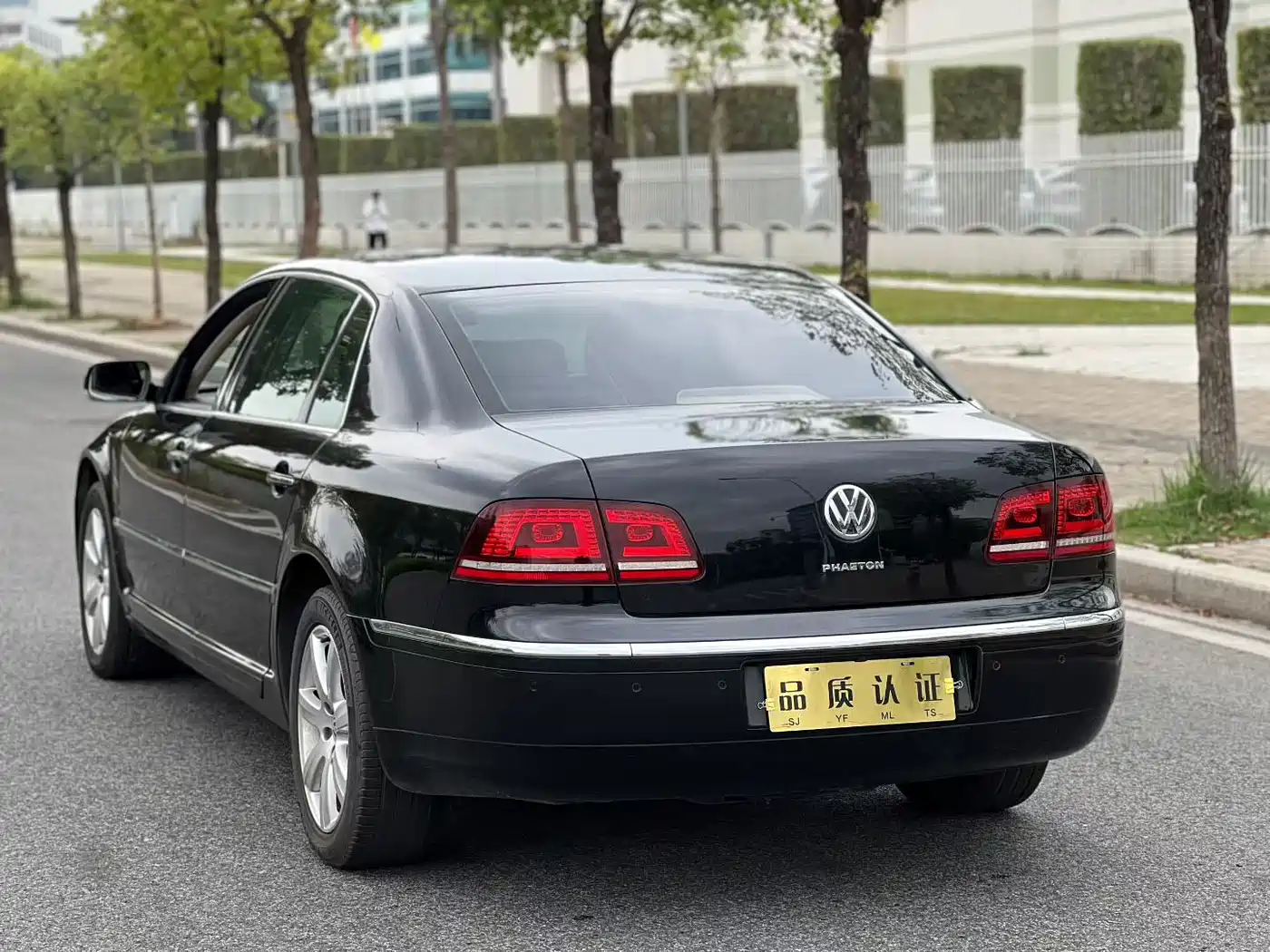 Volkswagen Phaeton 2015 Model 3.0L Smart Enjoyment Edition фото 7
