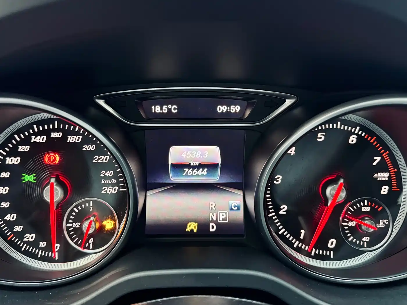 Mercedes-Benz GLA 2017 GLA 200 Dynamic фото 23