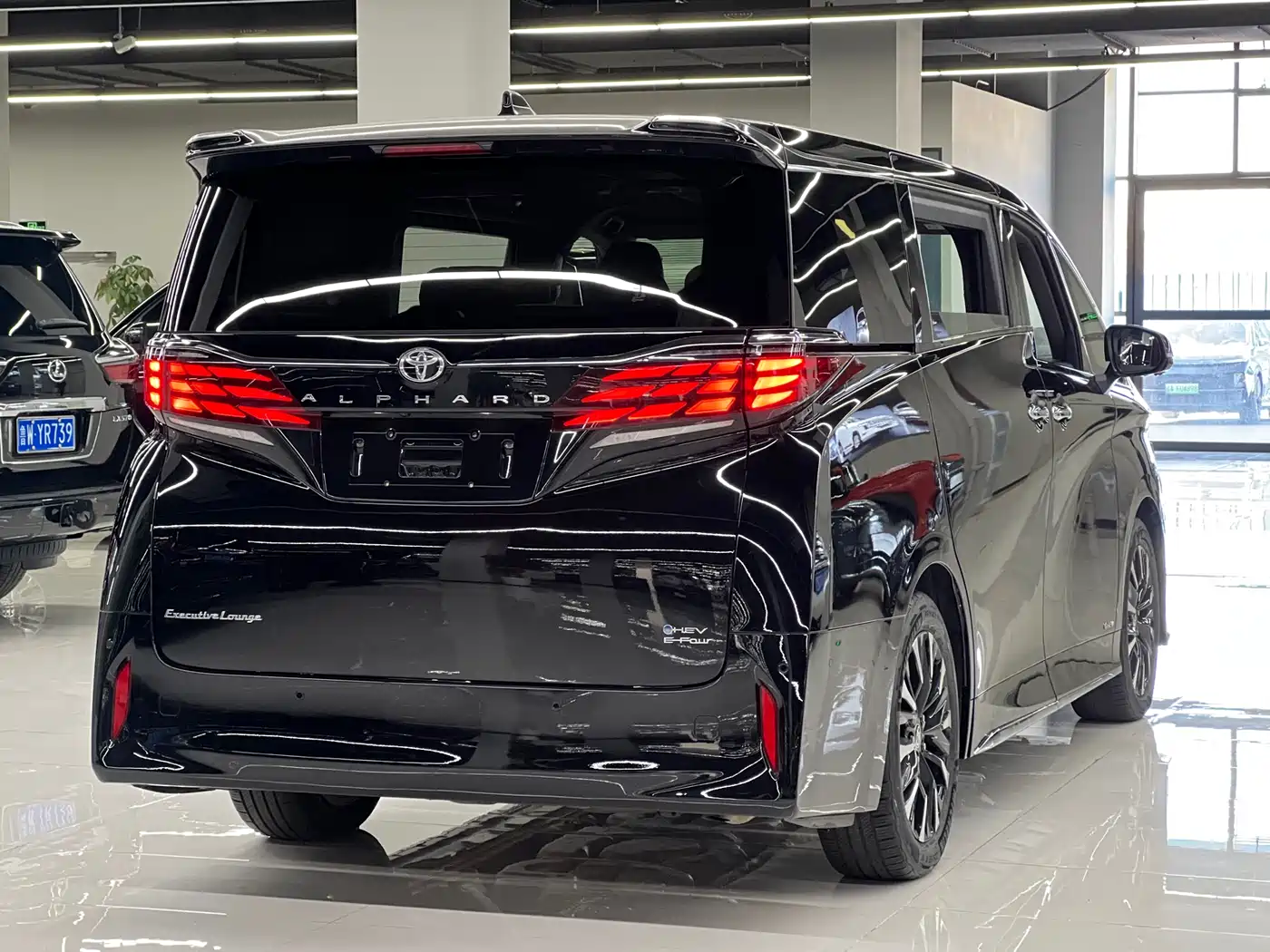 Toyota Alphard 2024 Hybrid 2.5L Prestige Edition фото 4