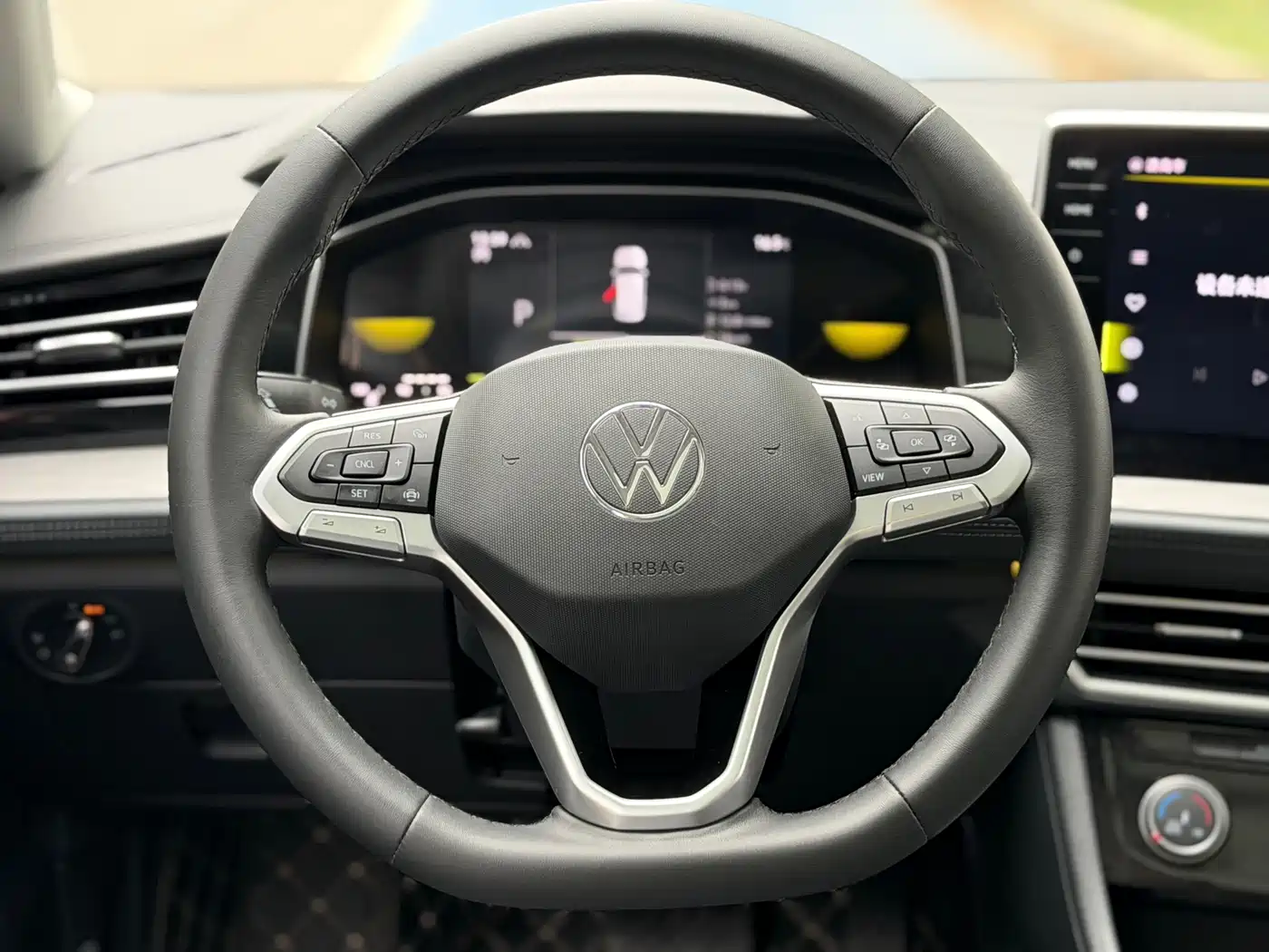 Volkswagen Sagitar 2023 300TSI DSG Surpassing Edition фото 12