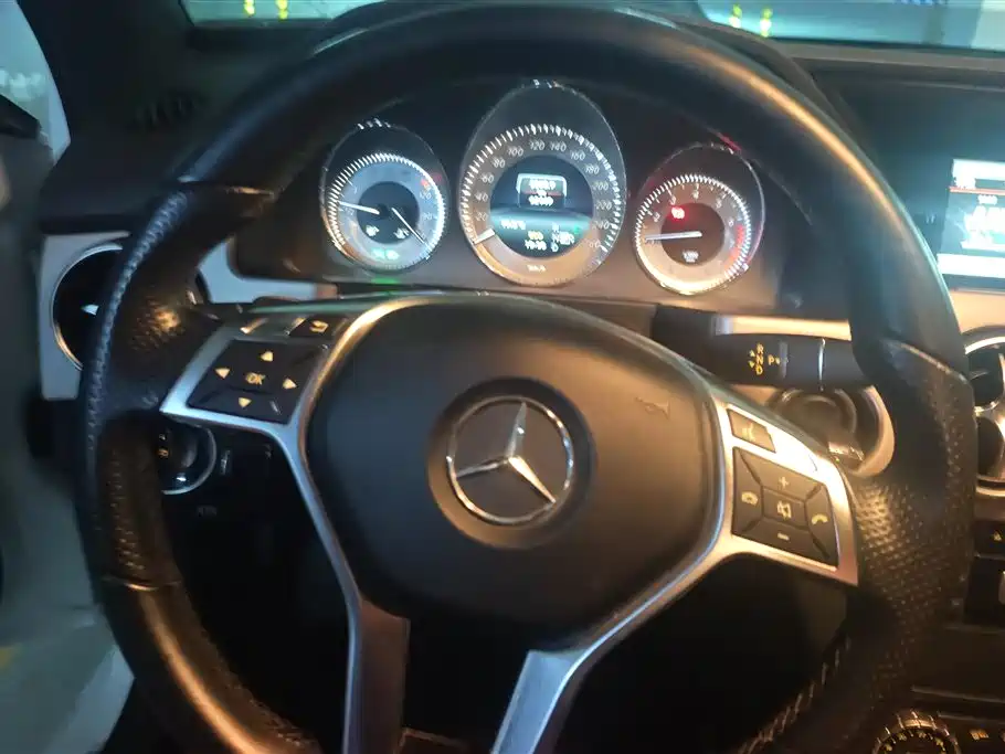Mercedes-Benz GLK-Class 2015 GLK 260 4MATIC Fashion Ultimate Edition фото 15