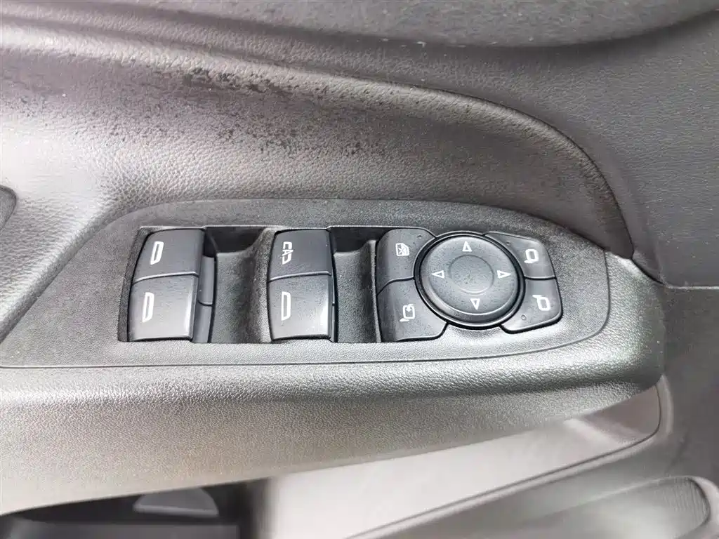 Chevrolet Equinox 2018 535T Automatic Control Edition фото 9