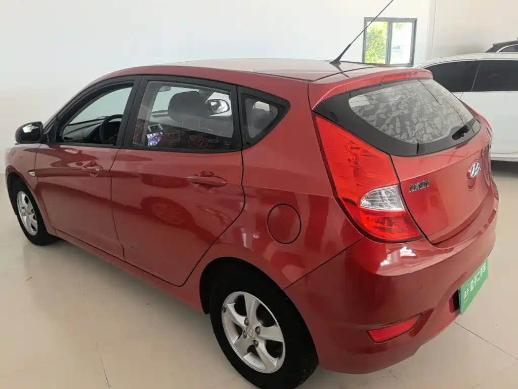 Hyundai Reina 2017 2016 1.4L Automatic GLX Leading
