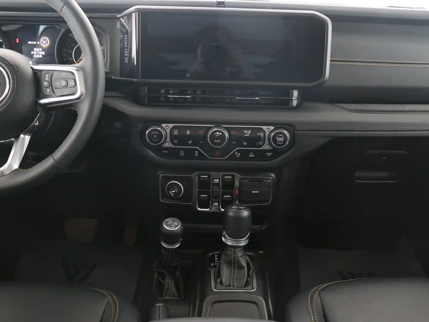 Jeep Wrangler 2024 2024 Model 2.0T Sahara Four-Door Version