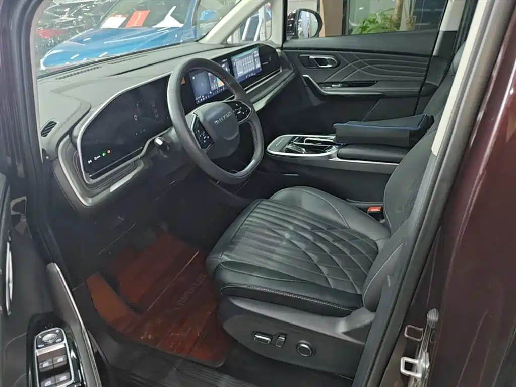 SAIC Maxus Maxus G90 2022 2.0T Galaxy 7-Seater Edition фото 15