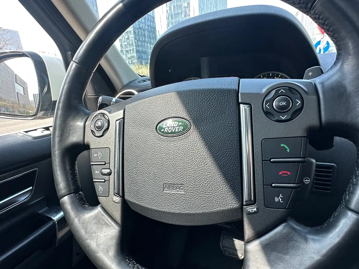 Land Rover Discovery 2016 3.0 SC V6 HSE фото 10