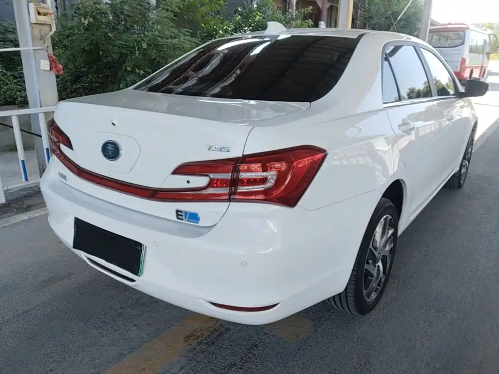 BYD Qin New Energy 2019 2018 Qin EV450 Smart Connected Premium Edition