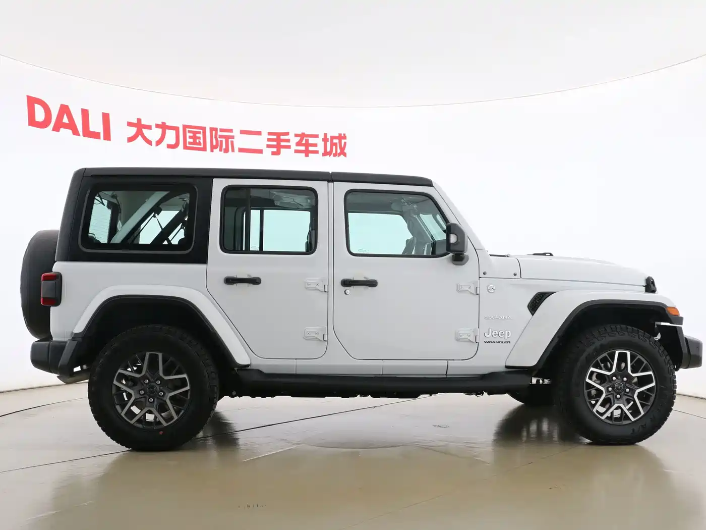 Jeep Wrangler 2024 2024 Model 2.0T Sahara Four-Door Version