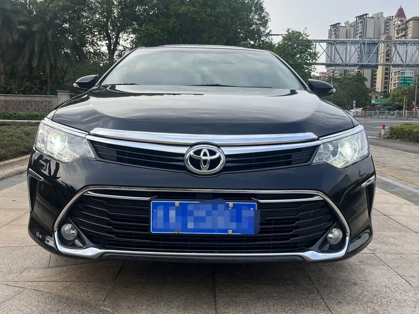 Toyota Camry 2016 2.5G 10th Anniversary Luxury Navigation Edition фото 2