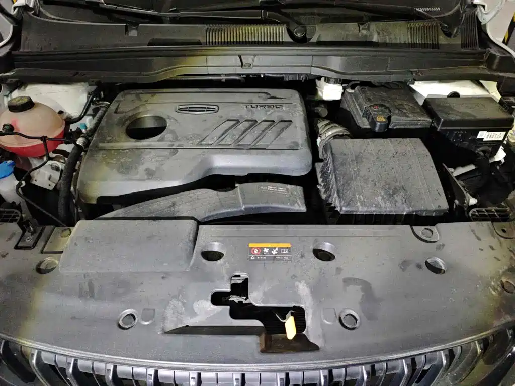 Фото 3 - Geely Binyue