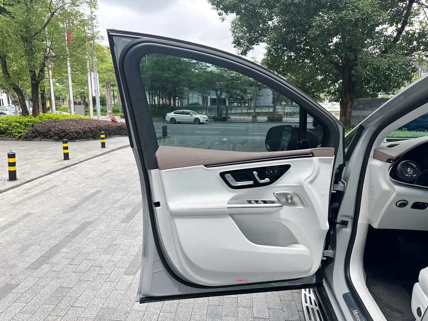 Mercedes-Benz EQE SUV 2024 500 4MATIC Flagship Edition фото 12
