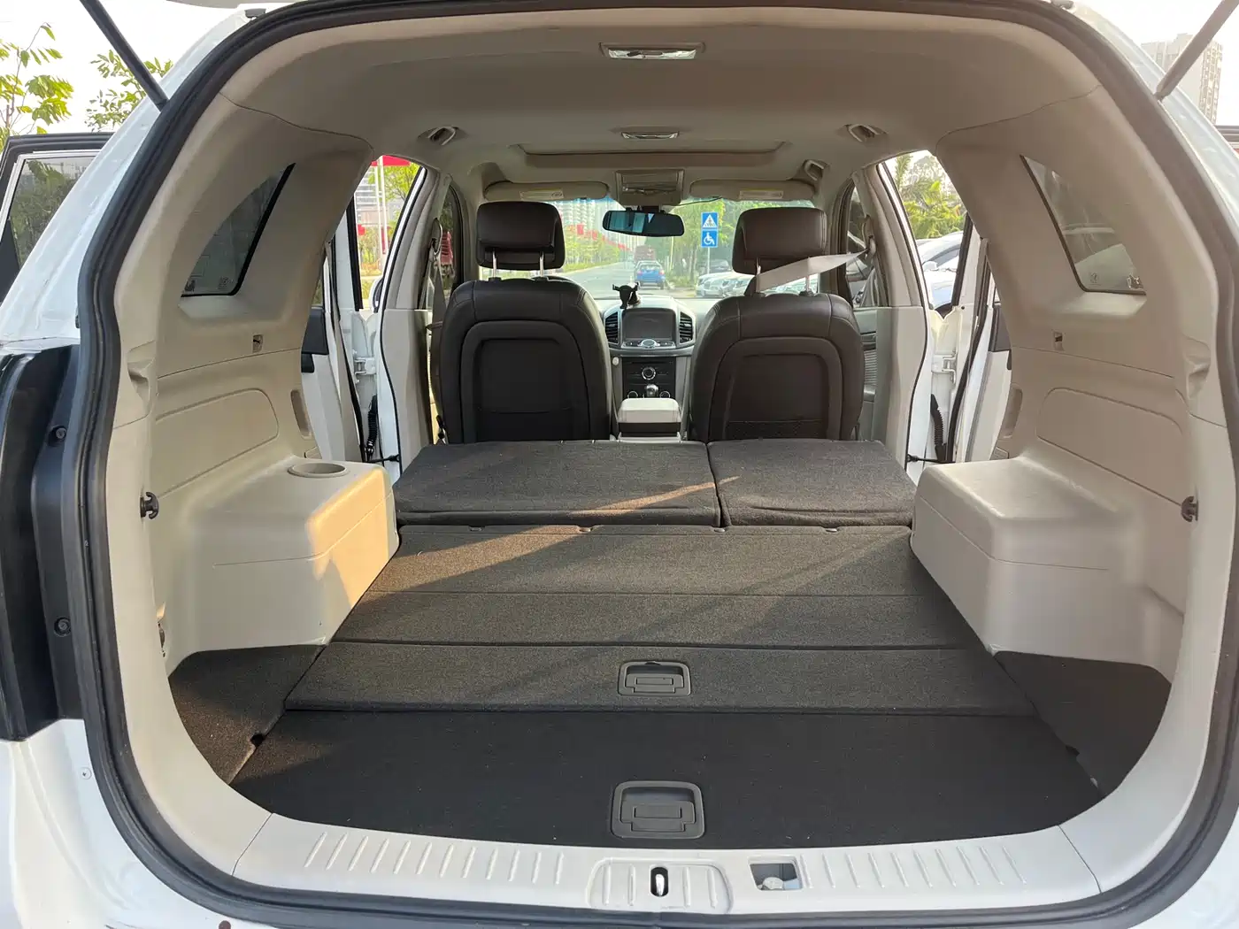 Chevrolet Captiva 2012 Model 2.4L 2WD Urban Edition 5-Seater фото 11