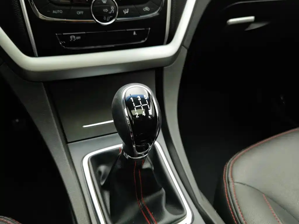 Geely Emgrand 2015 2015 Sedan 1.5L Manual Upward Edition
