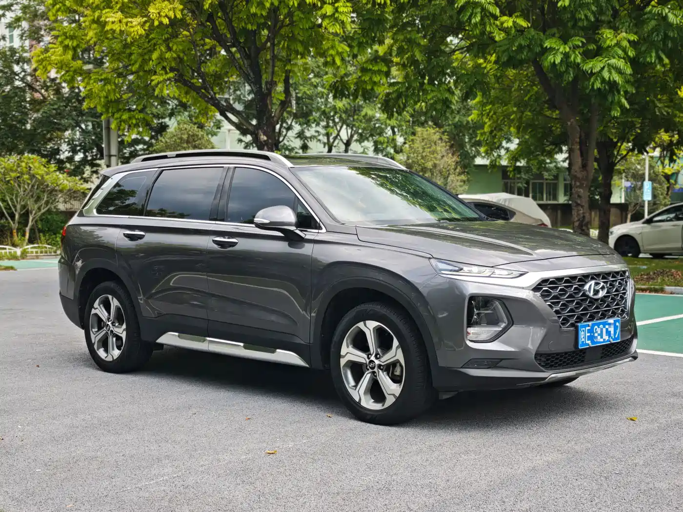 Фото 3 - Hyundai Santa Fe