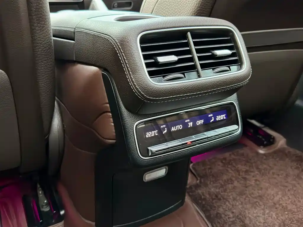 Mercedes-Benz GLS 2023 GLS 450 4MATIC Luxury Edition фото 30
